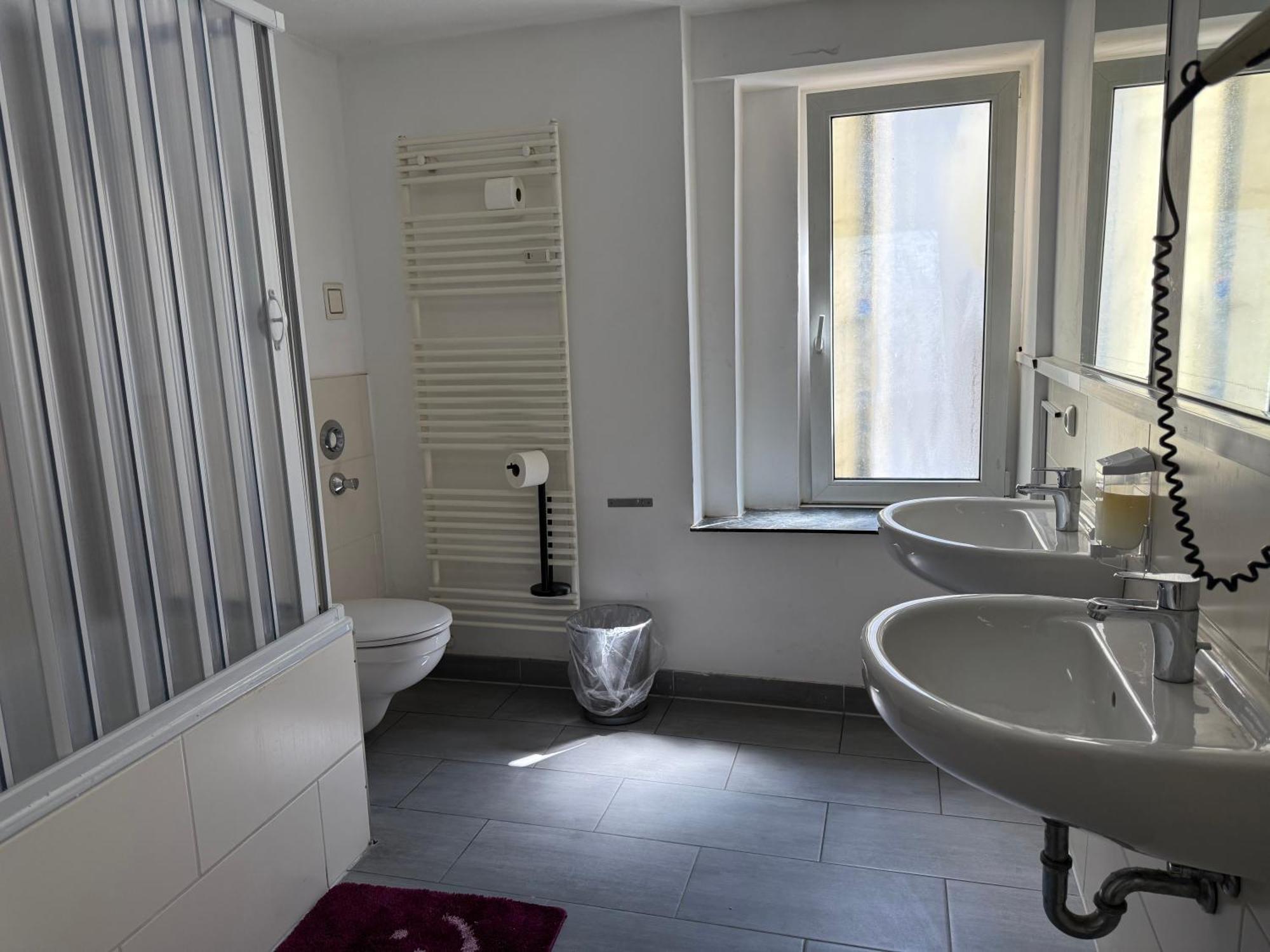 Hotel Garni Emir كولونيا المظهر الخارجي الصورة