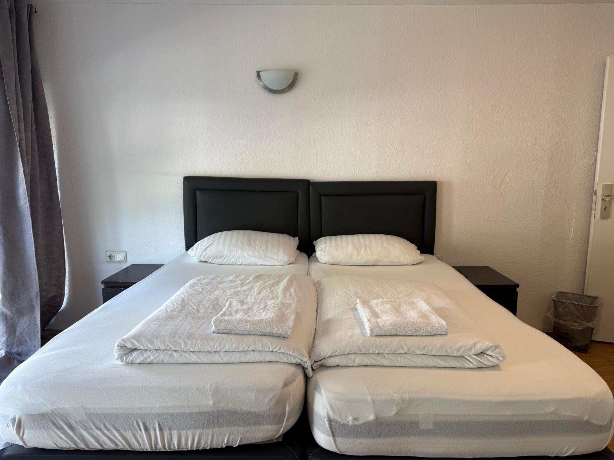 Hotel Garni Emir كولونيا المظهر الخارجي الصورة