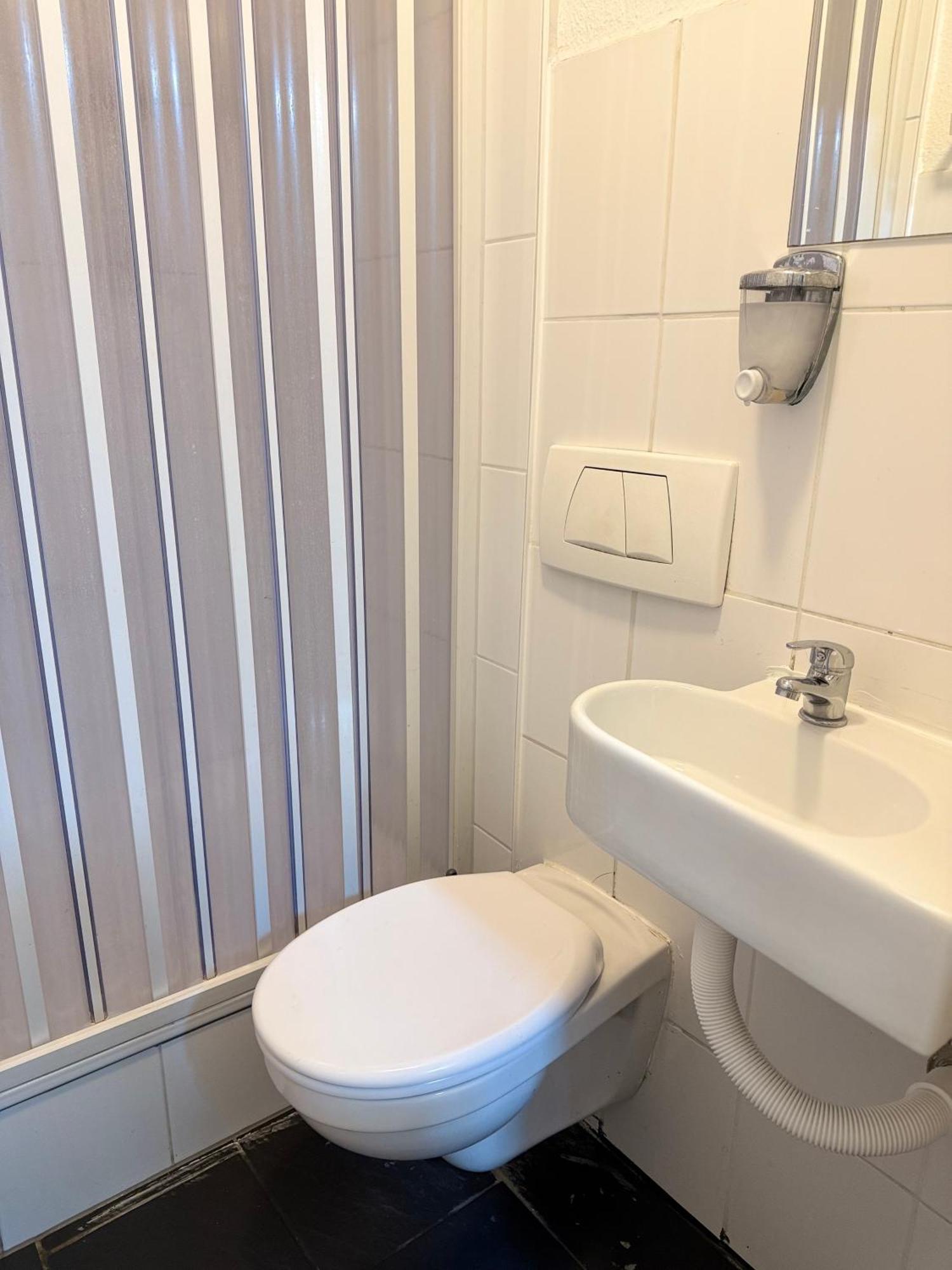 Hotel Garni Emir كولونيا المظهر الخارجي الصورة