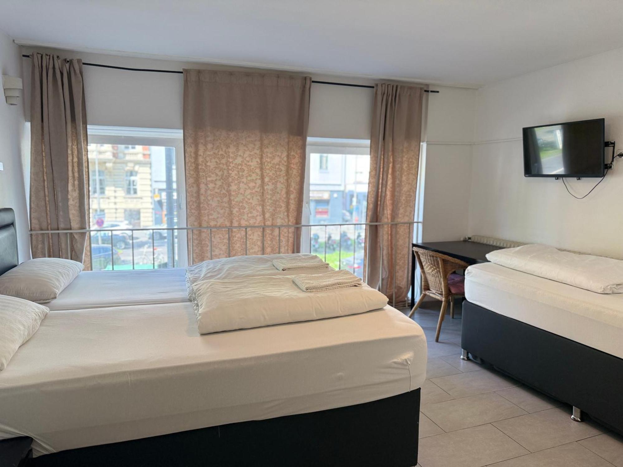 Hotel Garni Emir كولونيا المظهر الخارجي الصورة