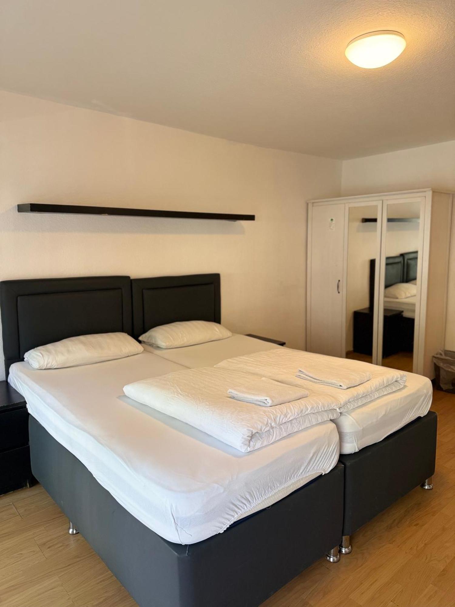 Hotel Garni Emir كولونيا المظهر الخارجي الصورة
